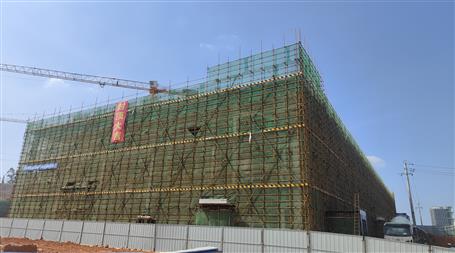 【奮戰(zhàn)四季度·決勝全年穩(wěn)】冶建桂南分公司承建的智能機(jī)器人1#廠(chǎng)房提前封頂