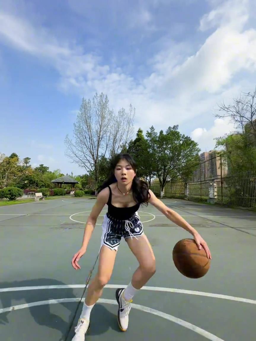 看著有點(diǎn)實(shí)力，敢背打我不？